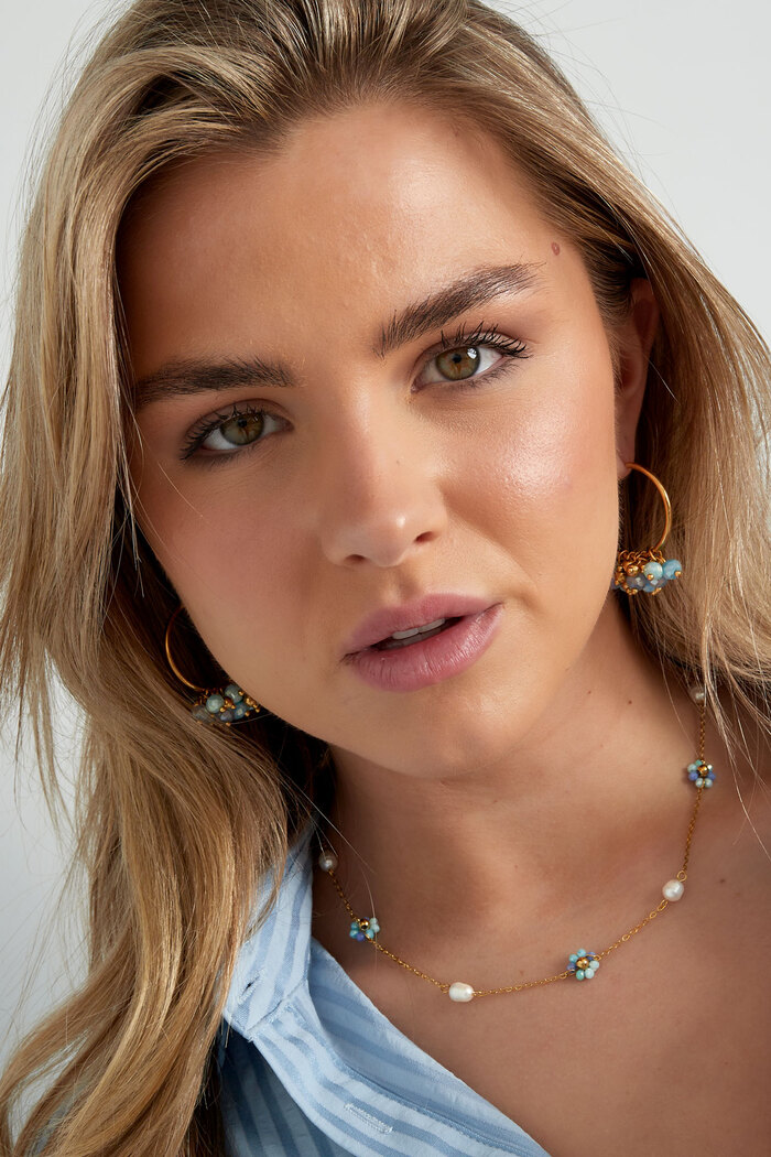 Collar clásico de perlas florales - azul/oro  Imagen4